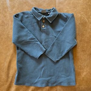 Zara boys blue polo w/ wooden buttons. Size 4-5 loose fit. Like new condition